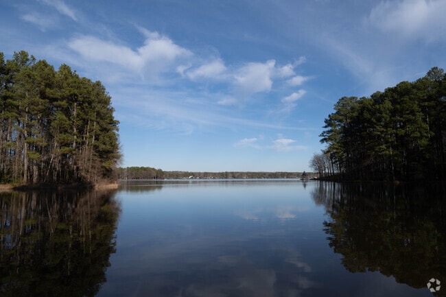 The Swift Creek reservoir provides ample opportunities for boating and fishing.