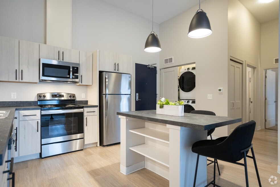 HoM Flats at 28 West