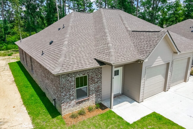 19905 Grantham Rd unit B, Livingston, LA 70754 - photo 2