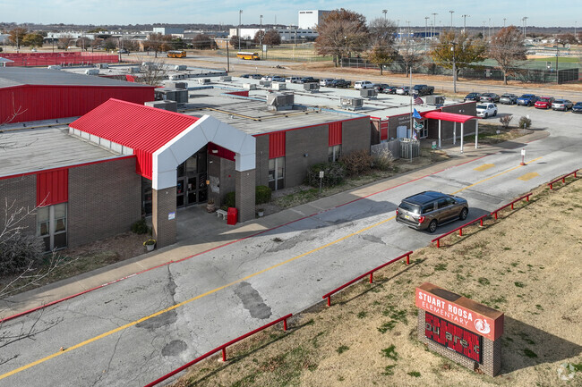 Roosa Elementary is on the campus of Claremore Middle and High School.
