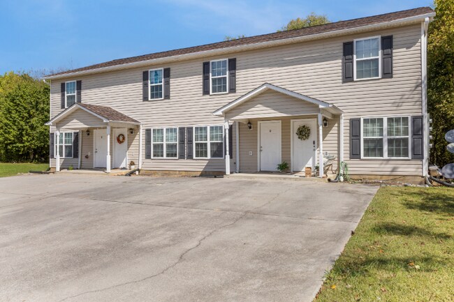 109 Creekside Dr NW unit 3, Calhoun, GA 30701 - photo 2