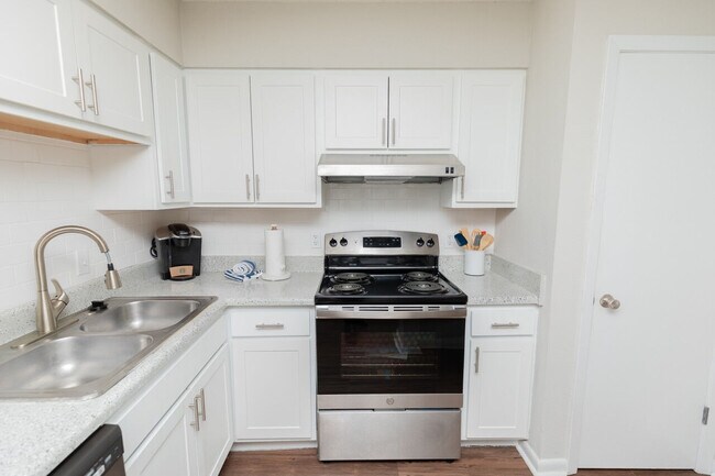 Crossings at Pinebrook, Mobile, AL 36609 - photo 5