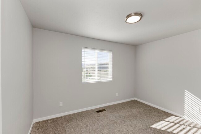 229 Moose St, Horseshoe Bend, ID 83629 - photo 4