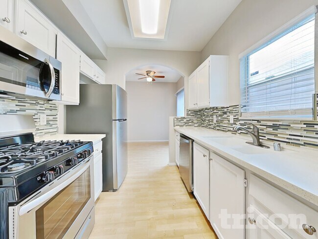 1445 Little Spring Ct, Las Vegas, NV 89128 - photo 5