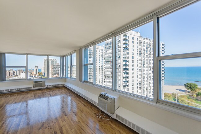 Sheridan Tower - 5650 N Sheridan Rd, Chicago, IL 60660 - photo 2
