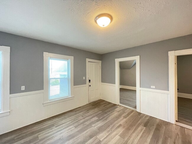 357 Wilson St unit 3, Manchester, NH 03103 - photo 3