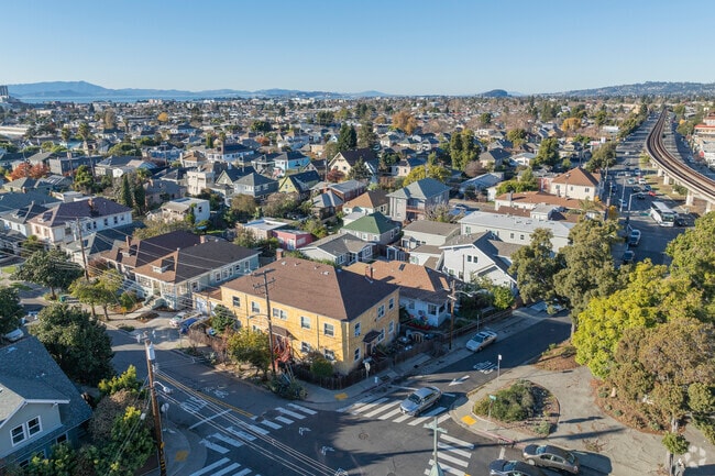 The Santa Fe neighborhood sits at the border of Berkeley and Oakland.