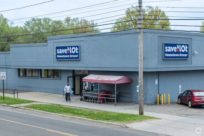 The local Save-A-Lot is a quick and easy way to pick up last-minute dinner ideas.