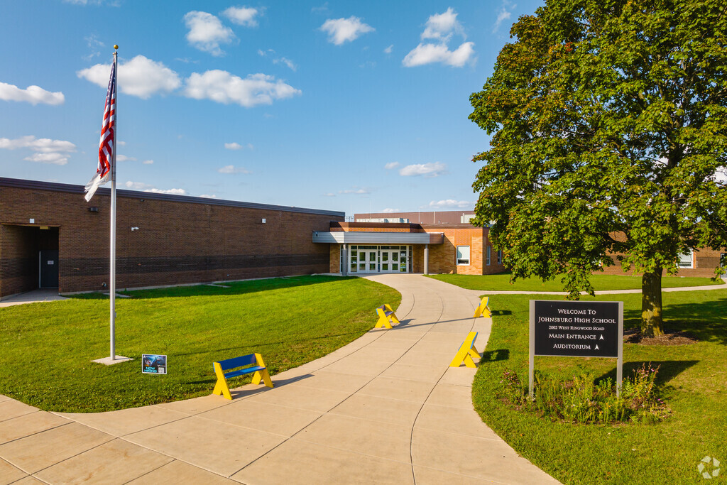 Johnsburg High School is an above average school in McHenry County.