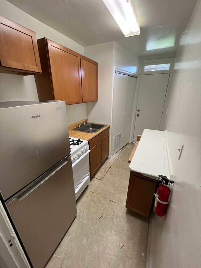 231 Oakwood St SE unit 1, Washington, DC 20032 - photo 6