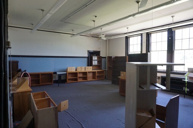 207 Pleasant St, Great Barrington, MA 01230 - photo 2