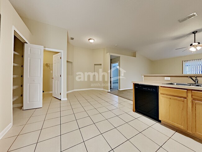 3266 Woodglen Dr, Orange Park, FL 32065 - photo 5