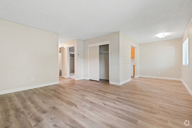 3BR, 2BA - 1200SF - Living Room