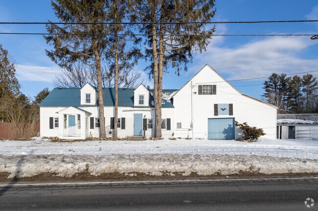 Dayton has many Farmhouses throughout the area.