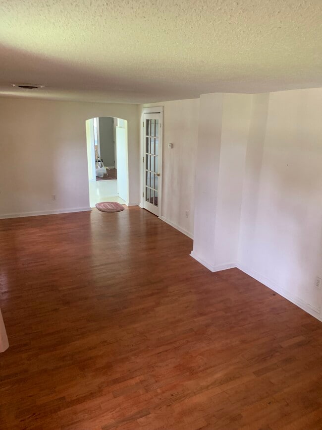 608 Wilson St, Newton, IL 62448 - photo 3