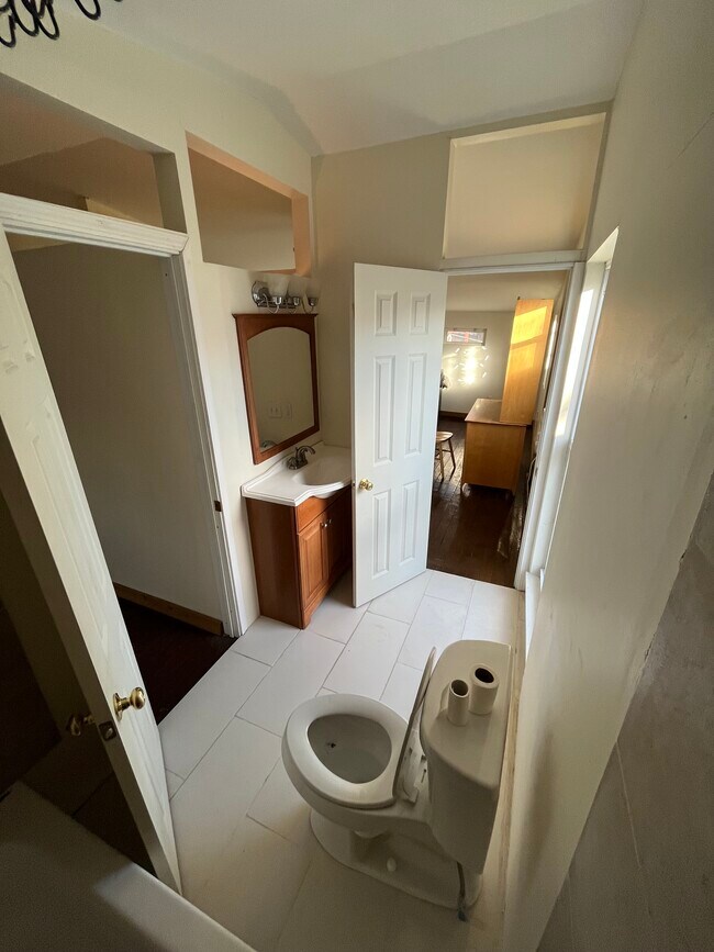 2177 Sohn St, Cincinnati, OH 45219 - photo 6