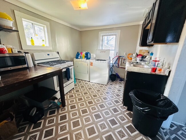 122 W Oneida St, Oswego, NY 13126 - photo 4