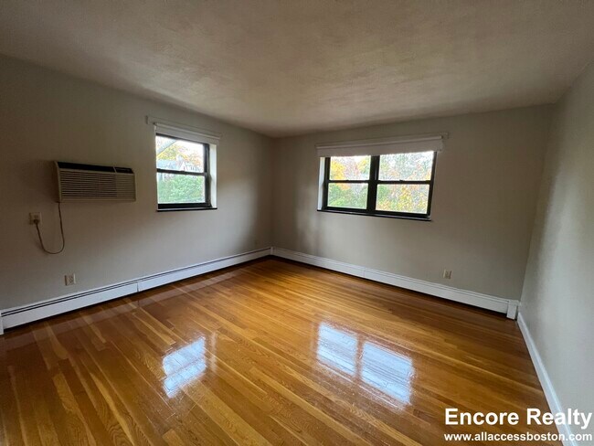 278 Grove St unit 6, Newton, MA 02466 - photo 6