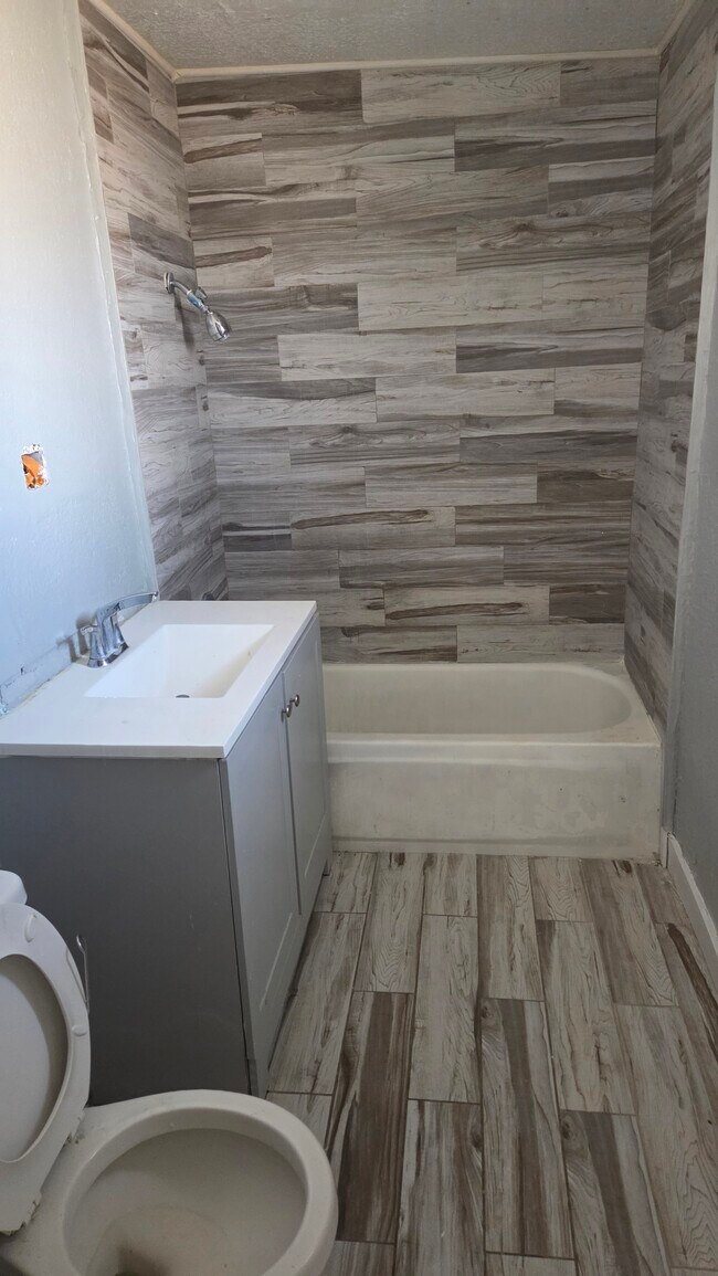 8714 W Avenue e4, Lancaster, CA 93536 - photo 4