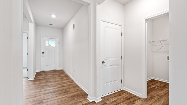 306 Silicon Dr, Greenville, SC 29605 - photo 6