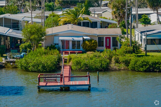 Many neighborhoods in South Edgewater provide water access to the Indian River.
