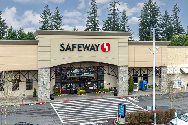 Safeway is another well-known grocery outlet close to Wilderness.