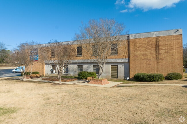 Banks Academy teaches grades 9th - 12th.