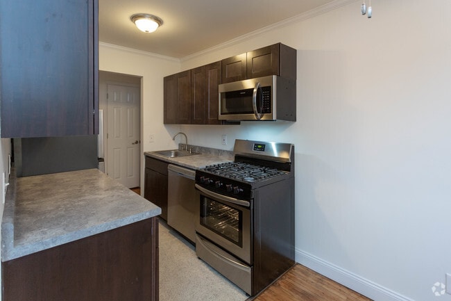 Bay Shore Gardens Gated Community, Bay Shore, NY 11706 - photo 3