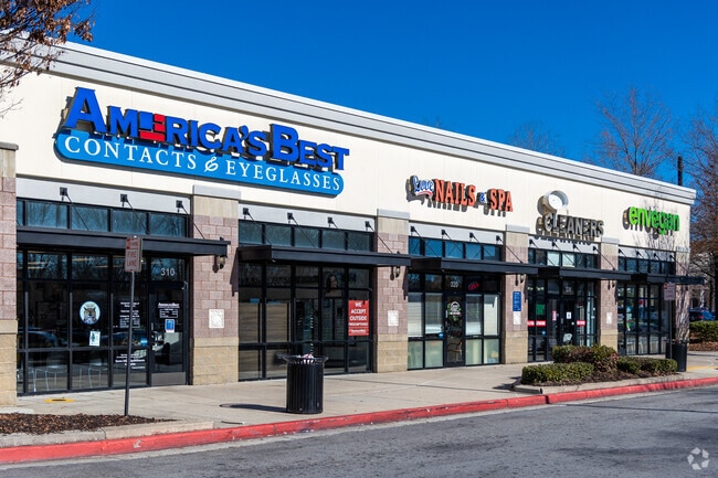 Schedule an eye appointment while eating lunch at South Fulton's Princeton Lake.