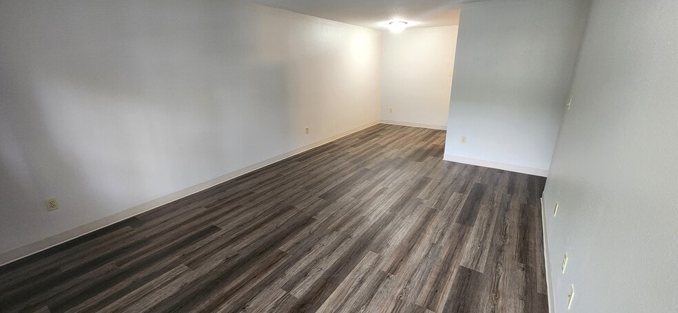 524 N Grant St unit 1, Blue Earth, MN 56013 - photo 1