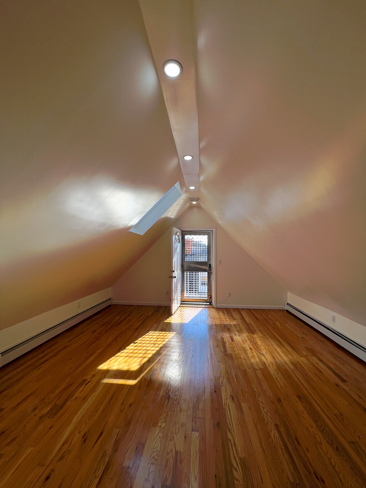 25016 41st Rd unit 2, Little Neck, NY 11363 - photo 1