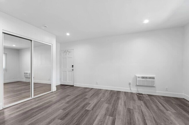 1240 W 29th St unit 1, Los Angeles, CA 90007 - photo 6