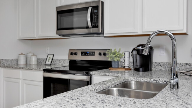 21377 Scuttle St, Athens, AL 35613 - photo 3