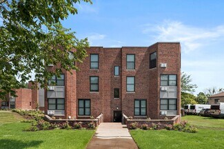 1078 New Britain Ave, West Hartford, CT 06110