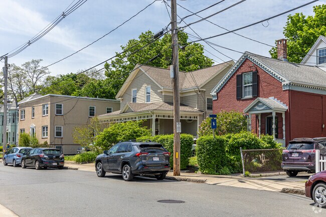 Homes in Davis Square can very in style and size.