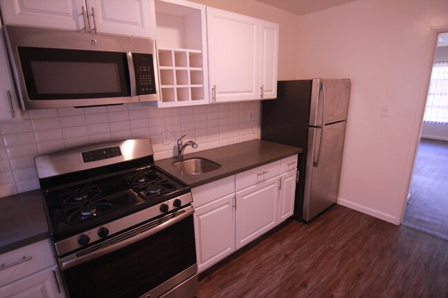 1249 N Edgemont St unit 4, Los Angeles, CA 90029 - photo 3
