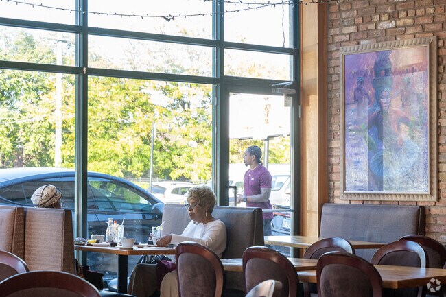 Norms Bistro is a popular destination for Oakland residents, with live music on the weekends.