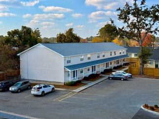 1213-1214 Bradley Bowen Dr, Valdosta, GA 31601