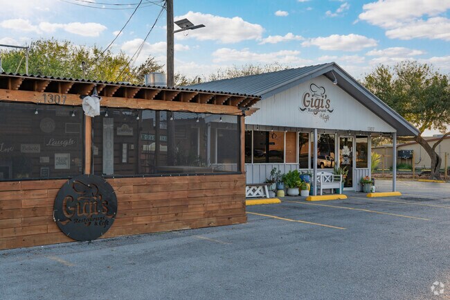 Gigis Restaurant and Cafe is located in the heart of Edcouch.