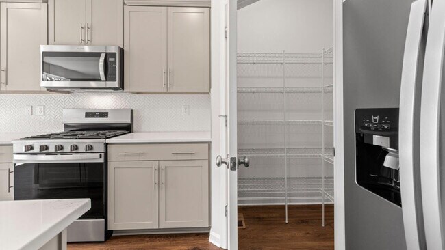 384 Atkinson St, Shenandoah Junction, WV 25442 - photo 7