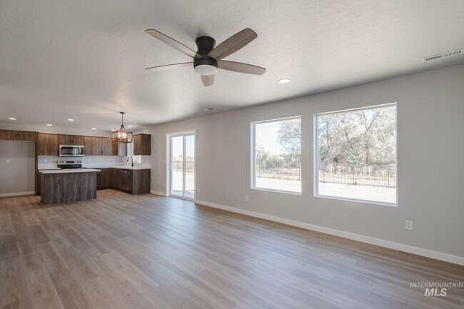 1472 Long Pond St, Middleton, ID 83644 - photo 6