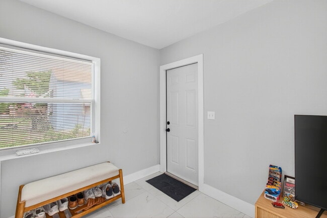 614 N E St unit 1, Lake Worth, FL 33460 - photo 4