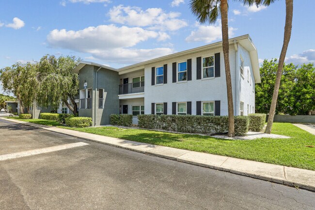 The Drake at St. Pete, Saint Petersburg, FL 33710 - photo 5