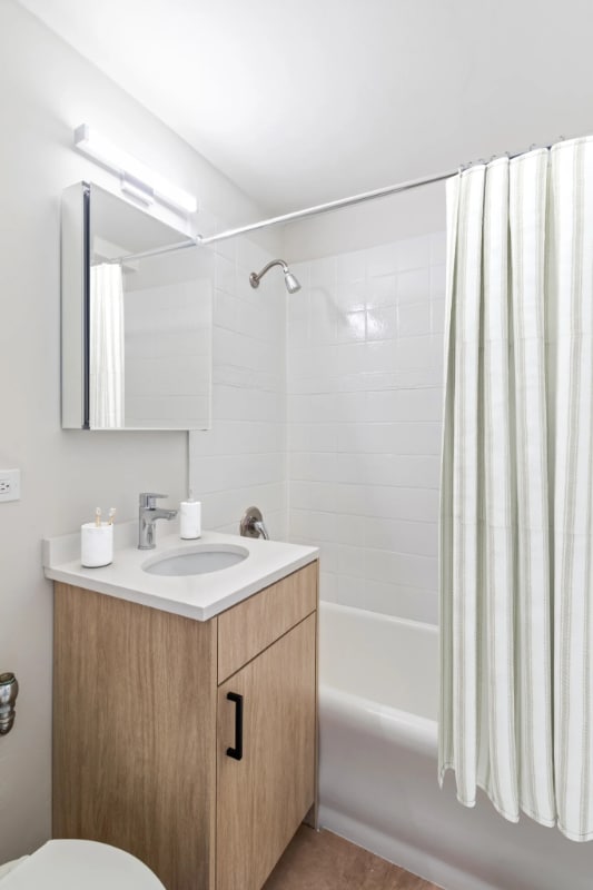 1204 N Lasalle St, Chicago, IL 60610 - photo 4