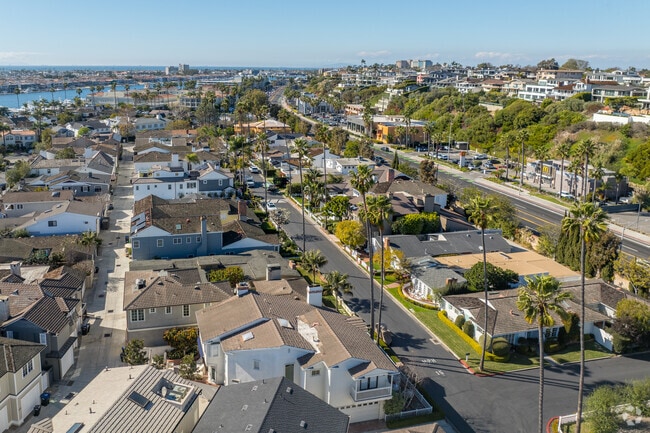 Bayshores is a private hidden gem of a community in its own enclave south of PCH in Newport Beach.