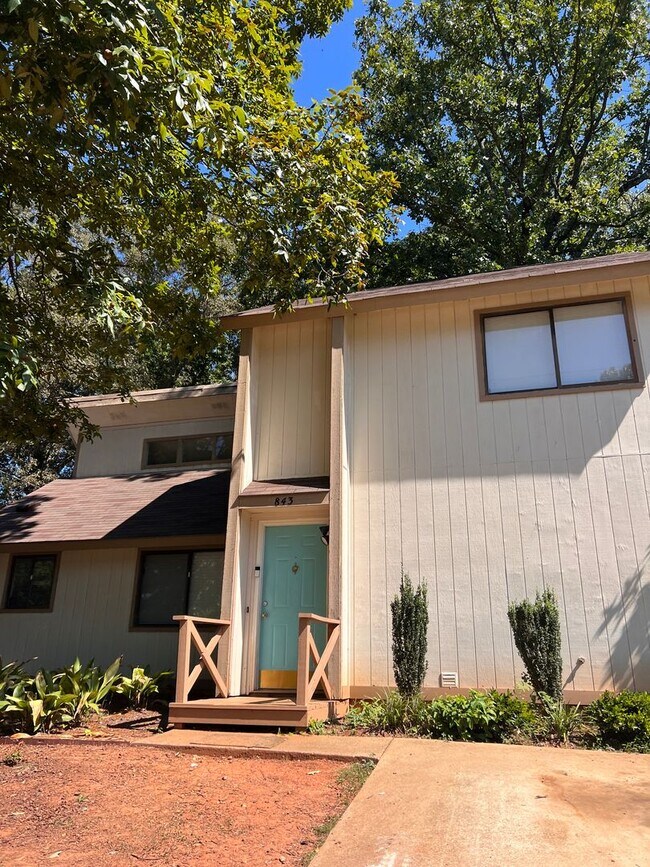 843 Cheyenne Ave, Auburn, AL 36830