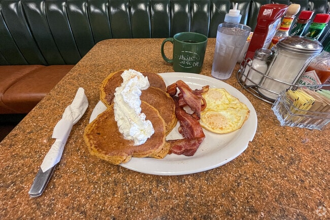 Kitchen Table Cafe serves hearty breakfasts in Orchards Area.
