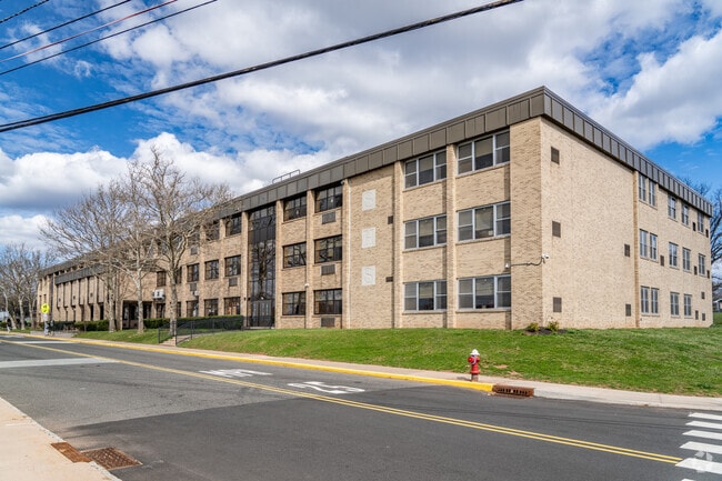 Somerville High School receive an A- from Niche.