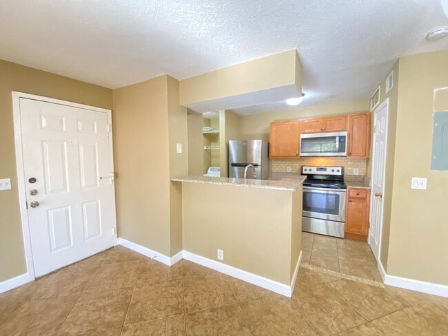 345 Lakepointe Dr, Altamonte Springs, FL 32701 - photo 5