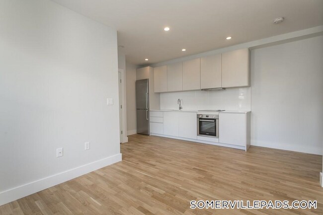 138 Highland Ave unit 12A, Somerville, MA 02143 - photo 2